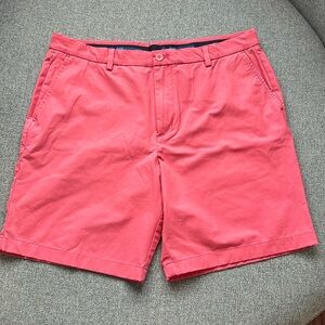 Men’s Vinyard Vines shorts